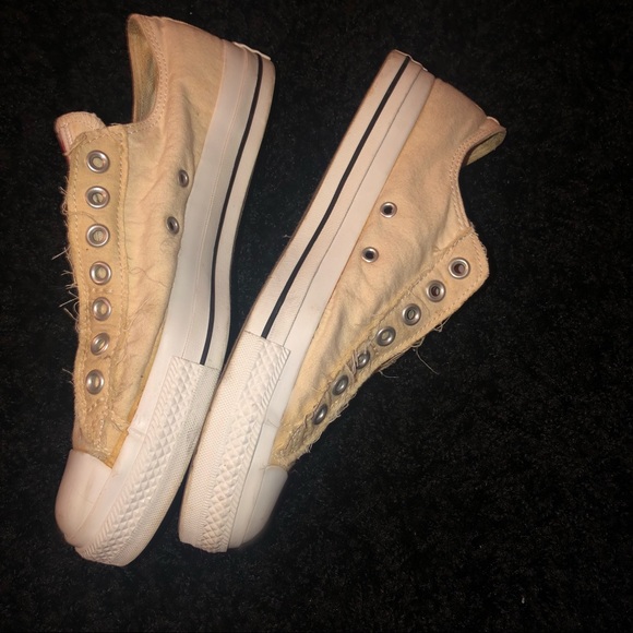 Converse Lowtops - Picture 2 of 2